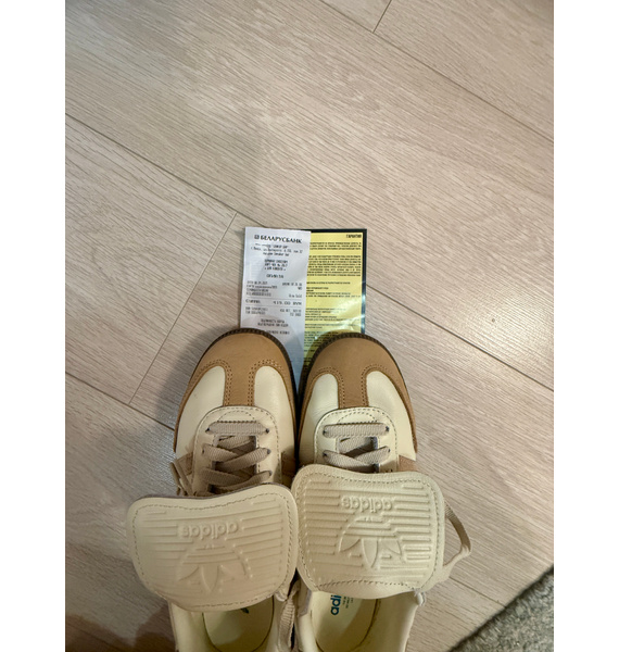Кроссовки • adidas • Бежевый