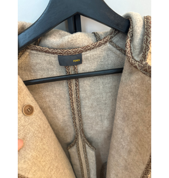 Пальто • Fendi • Бежевый