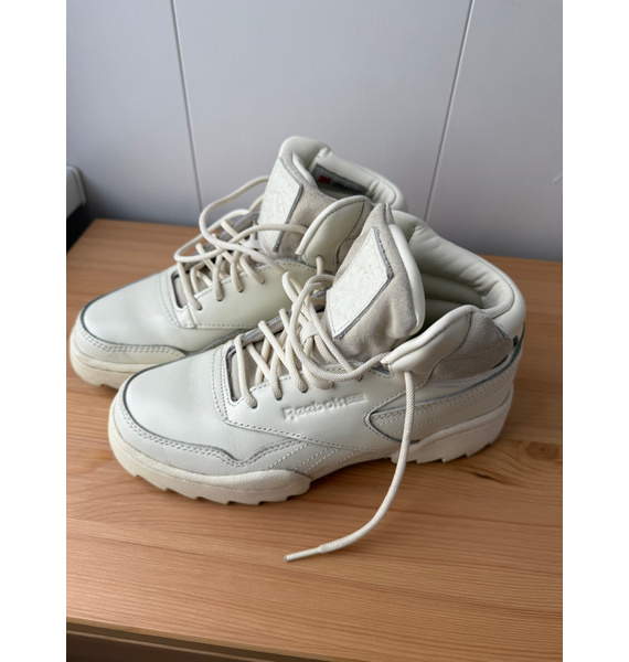 Кроссовки • Reebok • Бежевый