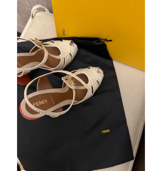 Туфли • Fendi • Белый