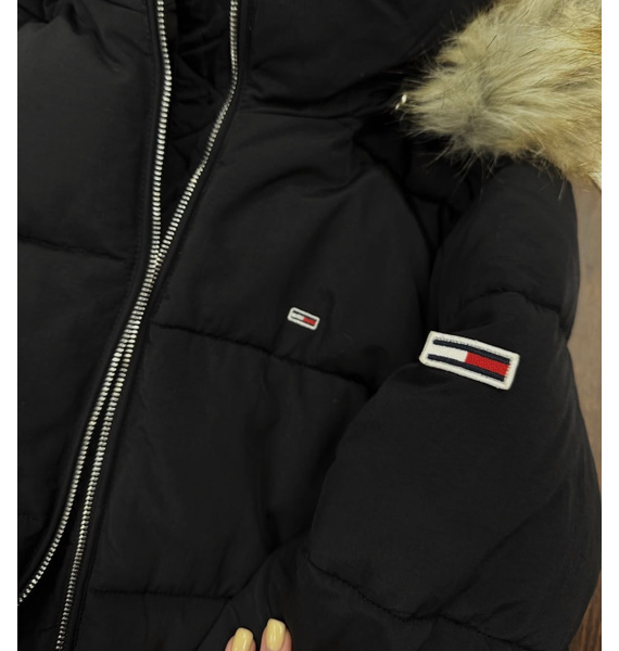 Куртка • Tommy Jeans • Черный