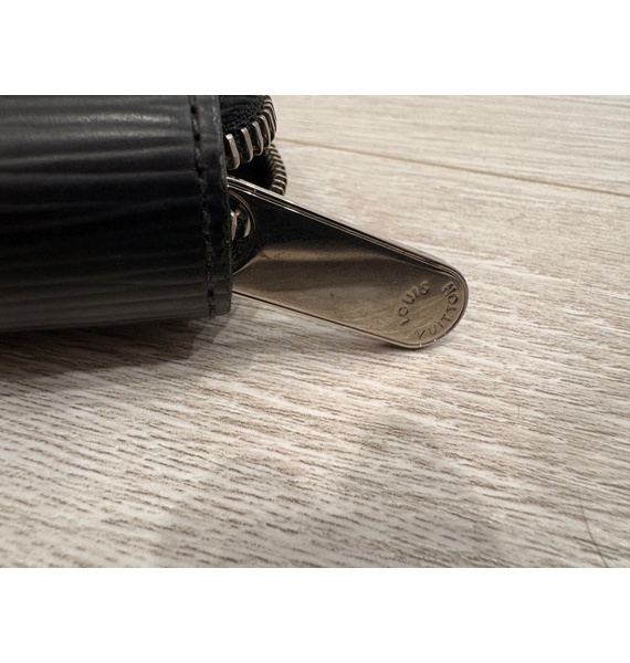 Кошелек • Louis Vuitton • Черный