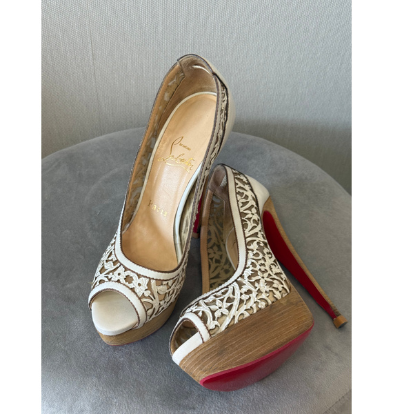 Туфли • Christian Louboutin • Белый