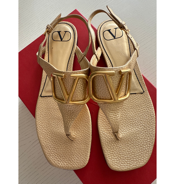 Сандалии • Valentino Garavani • Золотой