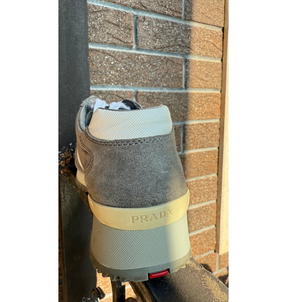 Кроссовки • Prada • Серый