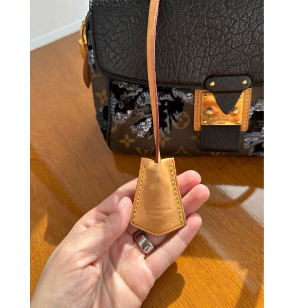 Сумка • Louis Vuitton • Черный