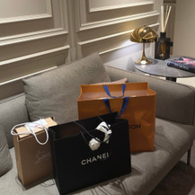 Authentic_seller