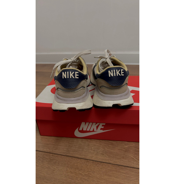 Кроссовки • Nike • Бежевый