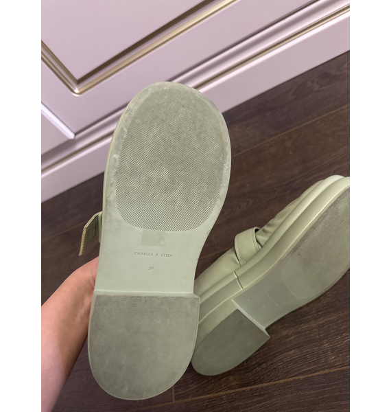 Сандалии • Charles & Keith • Салатовый