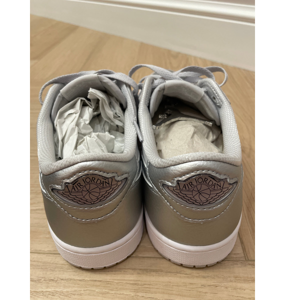 Кроссовки • Nike • Серый