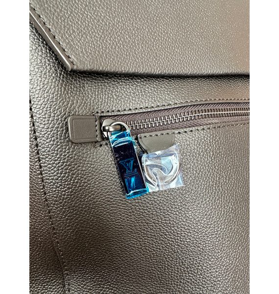 Рюкзак • Louis Vuitton • Черный