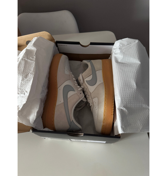 Кроссовки • Nike • Бежевый