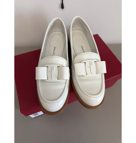 Лоферы • Salvatore Ferragamo • Белый