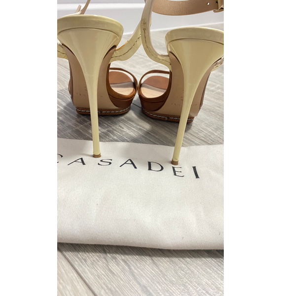 Босоножки • Casadei • Бежевый