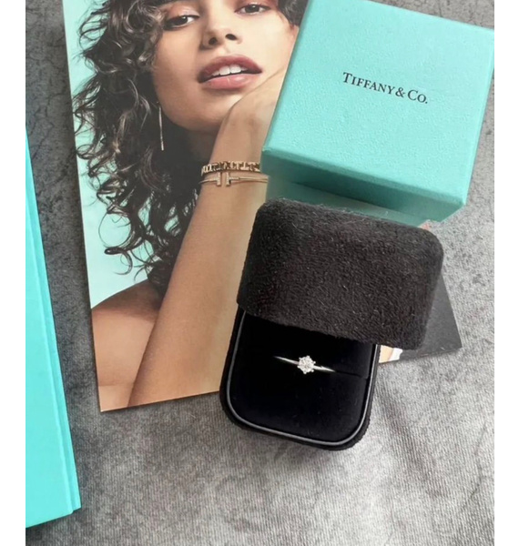 Кольцо • Tiffany & Co. • Белый