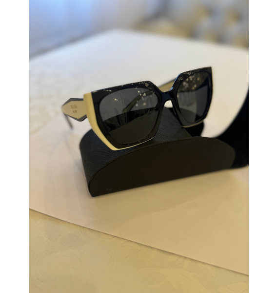 Очки • Prada Eyewear • Черный