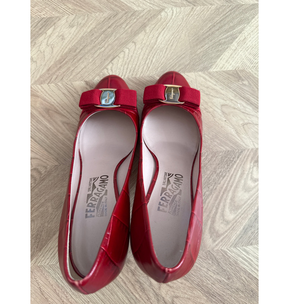 Туфли • Salvatore Ferragamo • Красный