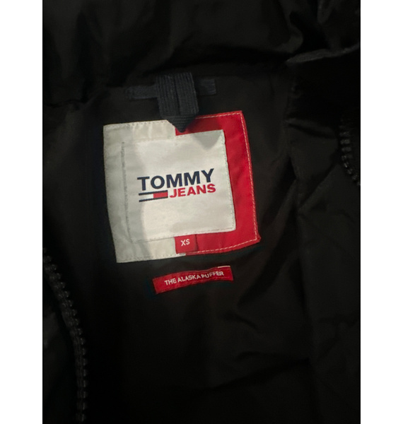 Куртка • Tommy Jeans • Черный