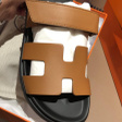 Шлепанцы • Hermès • Коричневый