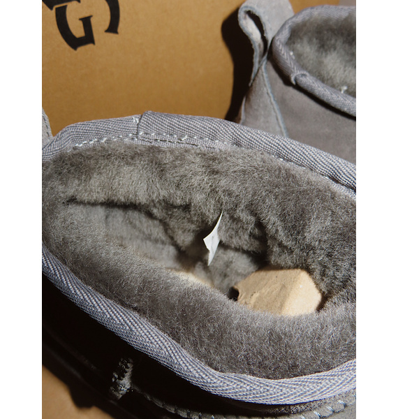 Ботинки • UGG • Серый
