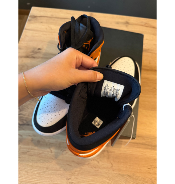 Кроссовки • Nike • Оранжевый