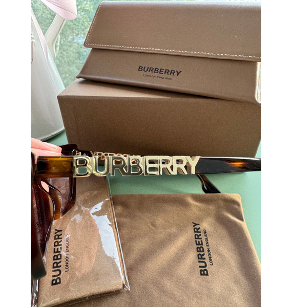 Очки • Burberry • Коричневый