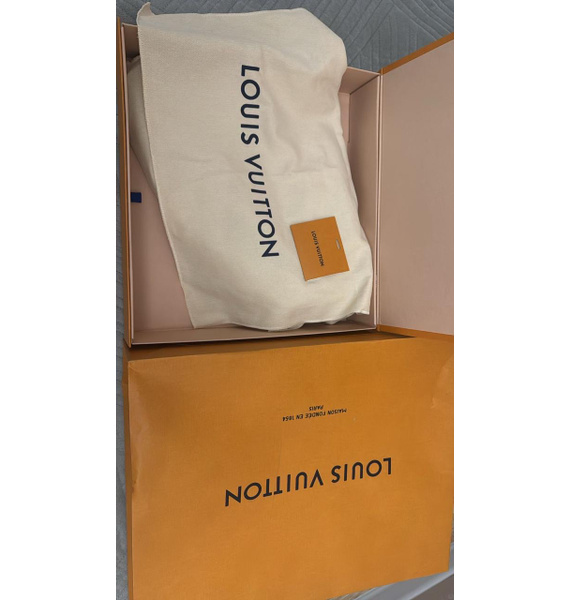 Сумка • Louis Vuitton • Черный