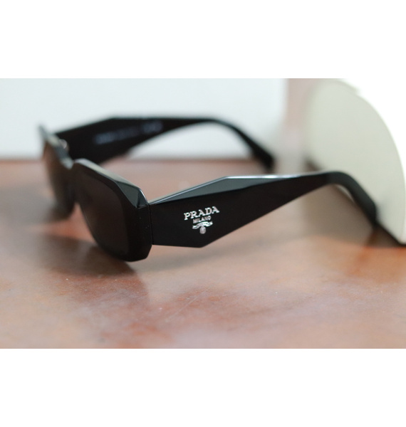 Очки • Prada Eyewear • Черный