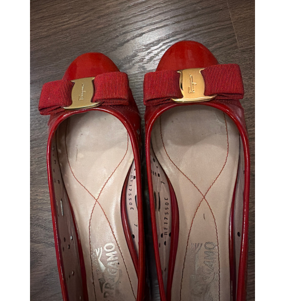 Балетки • Salvatore Ferragamo • Красный
