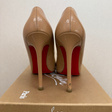 Туфли • Christian Louboutin • Бежевый