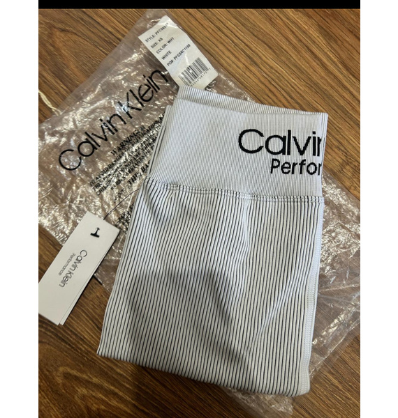 Шорты • Calvin Klein • Белый