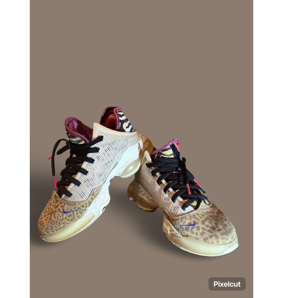 Кроссовки • Nike • Бежевый