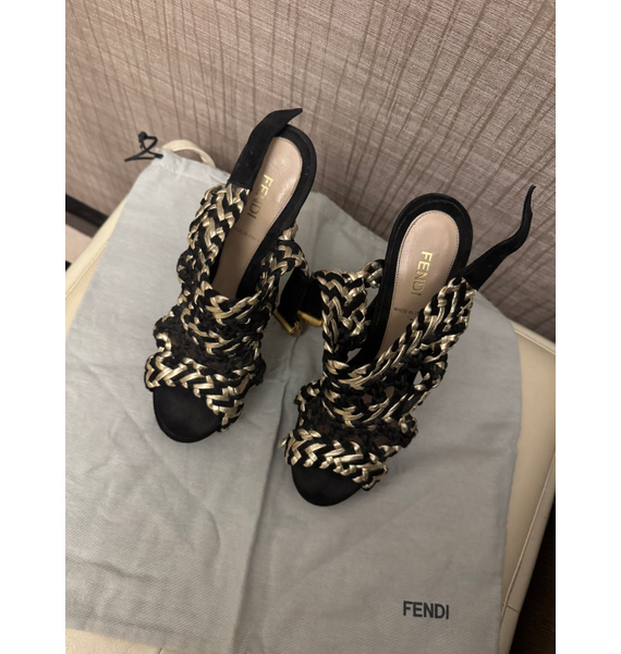 Босоножки • Fendi • Золотой