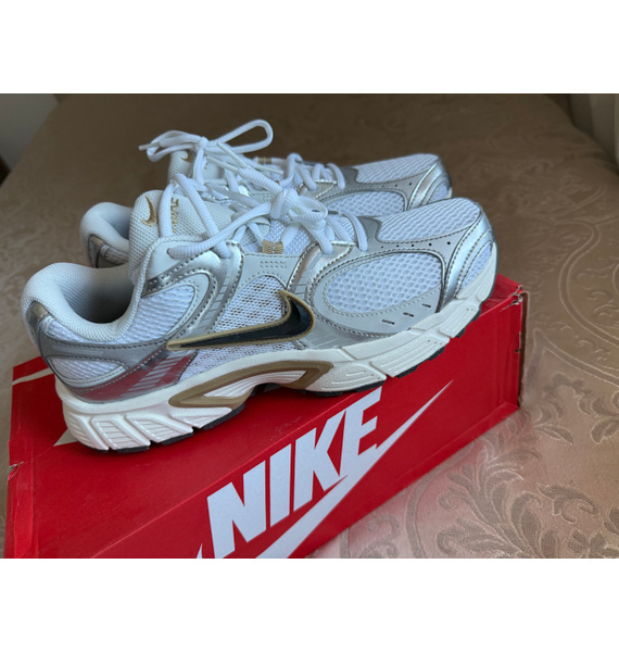 Кроссовки • Nike • Белый