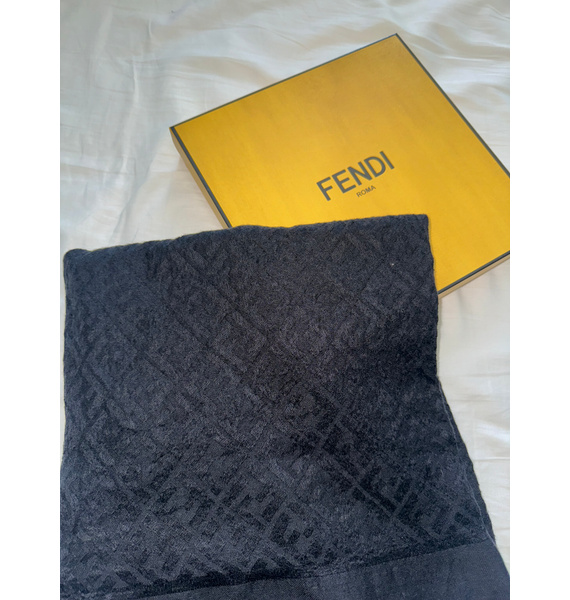 Шарф • Fendi • Черный