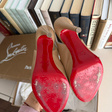 Туфли • Christian Louboutin • Бежевый