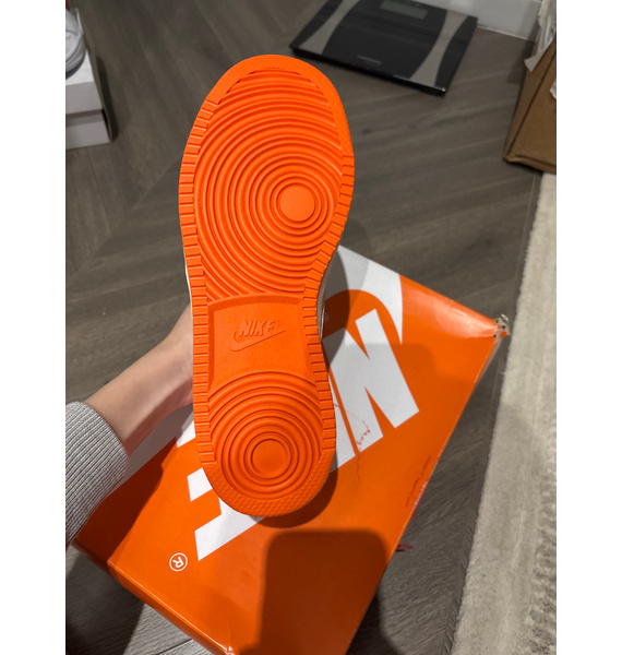 Кроссовки • Nike • Оранжевый