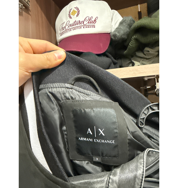 Бомбер • Armani Exchange • Черный