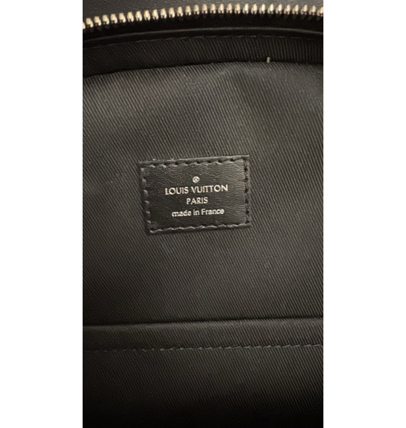 Сумка • Louis Vuitton • Черный