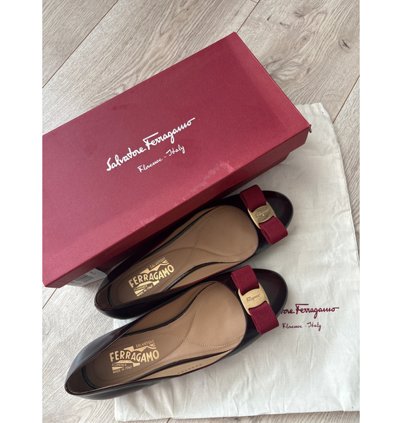 Балетки • Salvatore Ferragamo • Бордовый