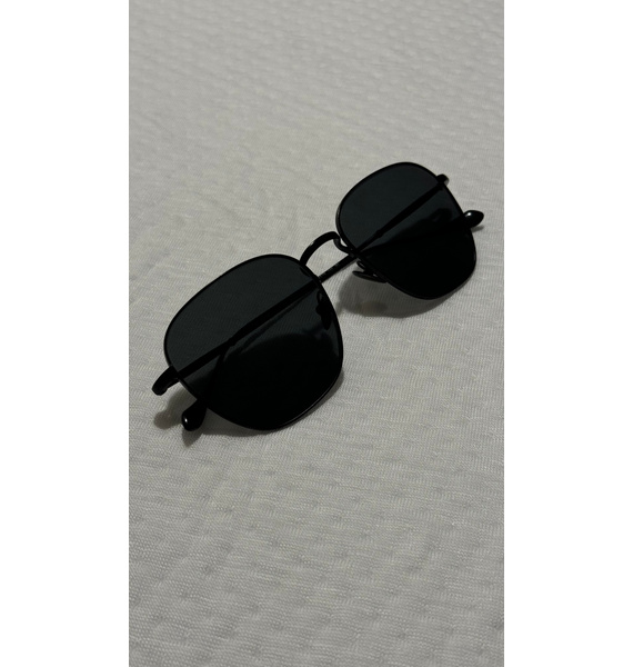 Солнцезащитные очки • Giorgio Armani • Черный