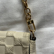 Сумка • Louis Vuitton • Молочный