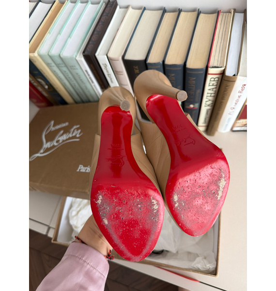 Туфли • Christian Louboutin • Бежевый