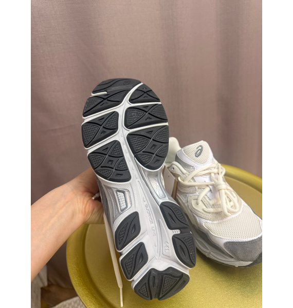 Кроссовки • ASICS • Белый