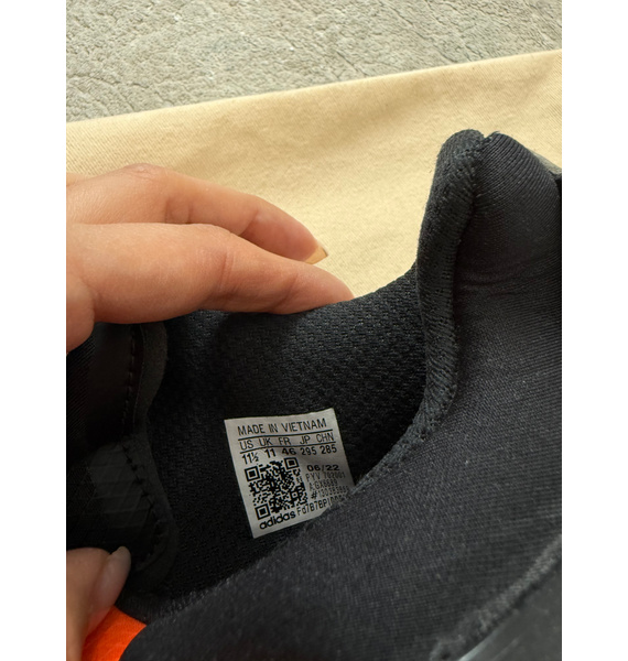 Кроссовки • adidas • Черный