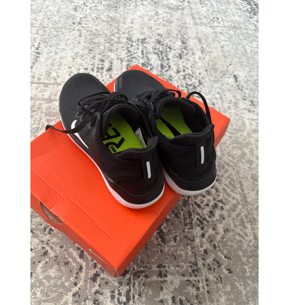 Кроссовки • Nike • Черный