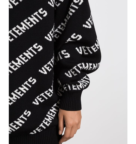 Пуловер • VETEMENTS • Черный
