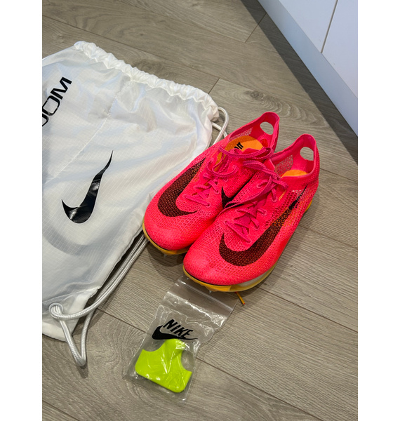 Кроссовки • Nike • Розовый