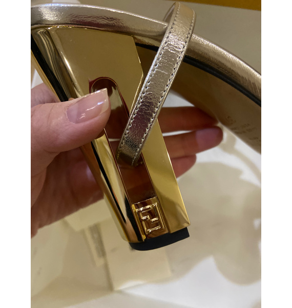 Босоножки • Fendi • Золотой