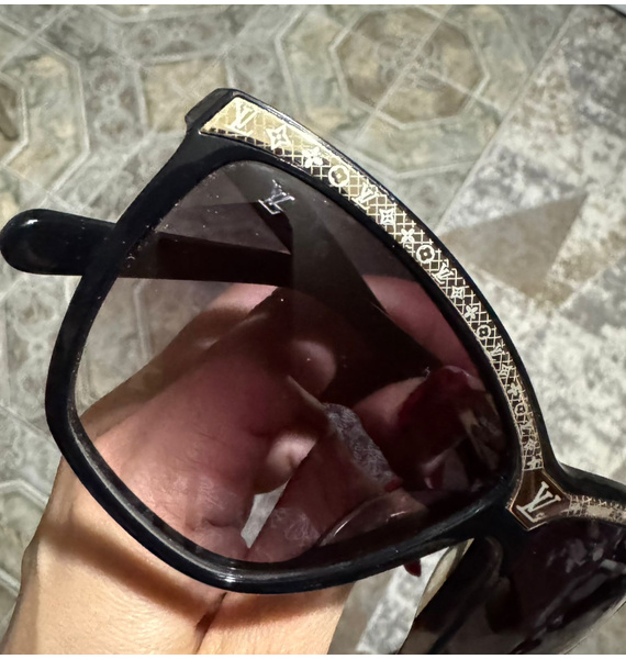 Очки • Louis Vuitton • Черный